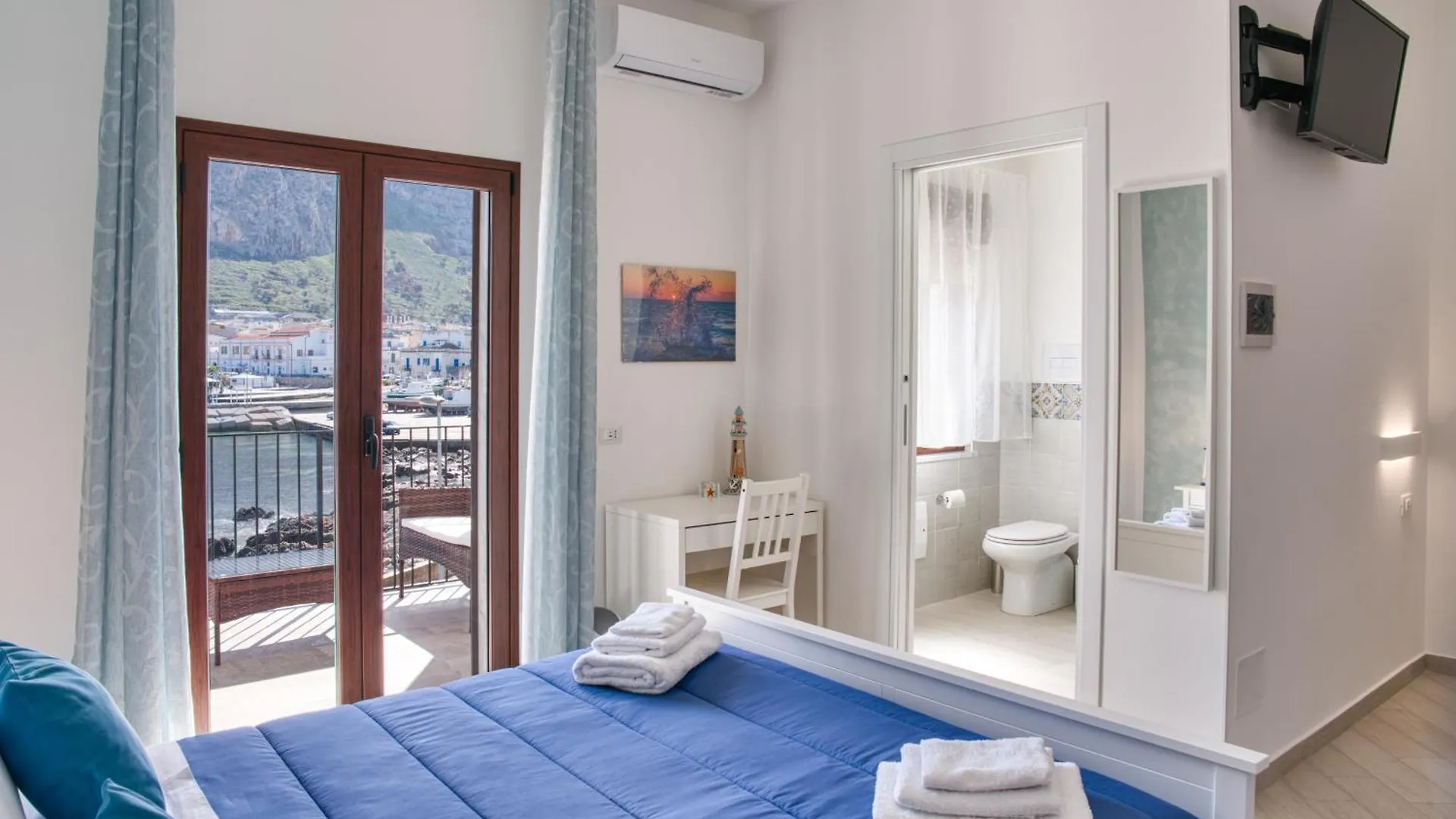 Vista Mare Rooms Isola delle Femmine 0*,  Italy